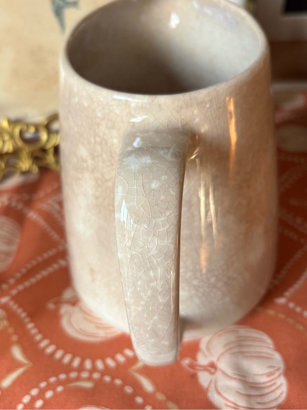 Neutral Crackle Ceramic Pitcher - Collection - Picture 5 of 8